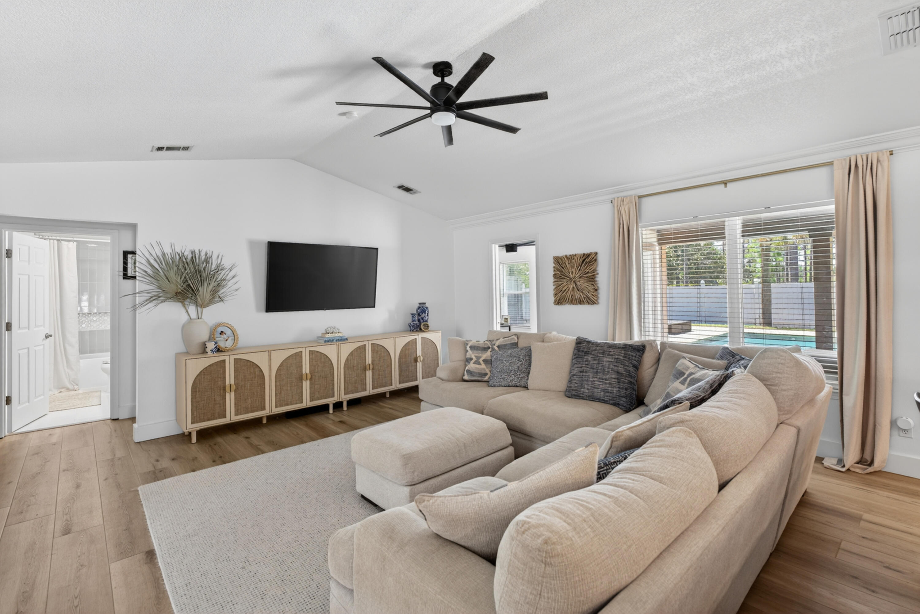 209 Santa Barbara Avenue