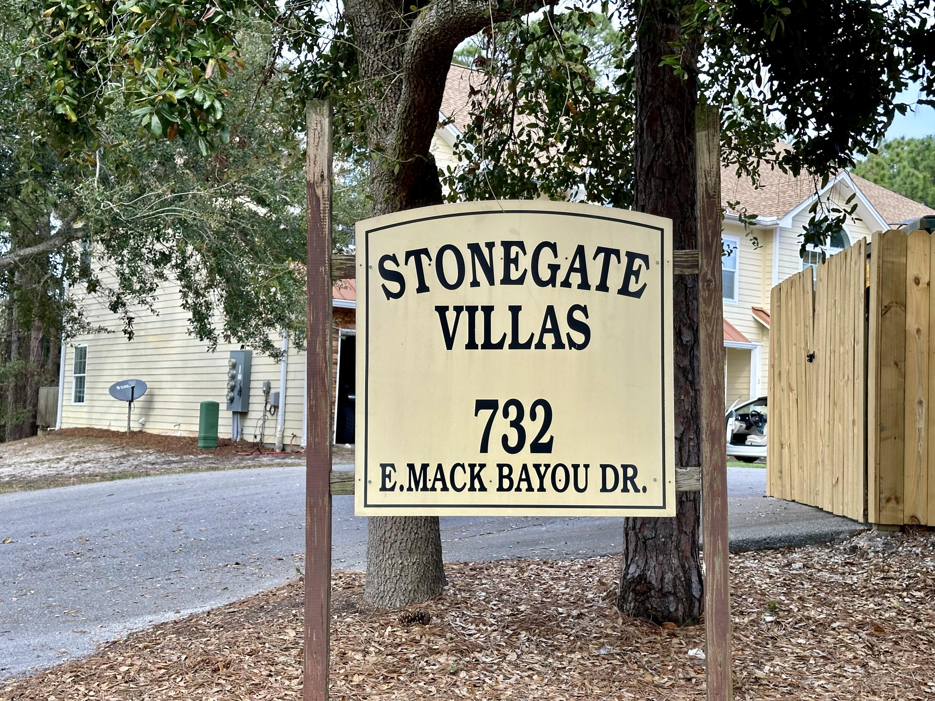 732 E Mack Bayou Drive APT 2