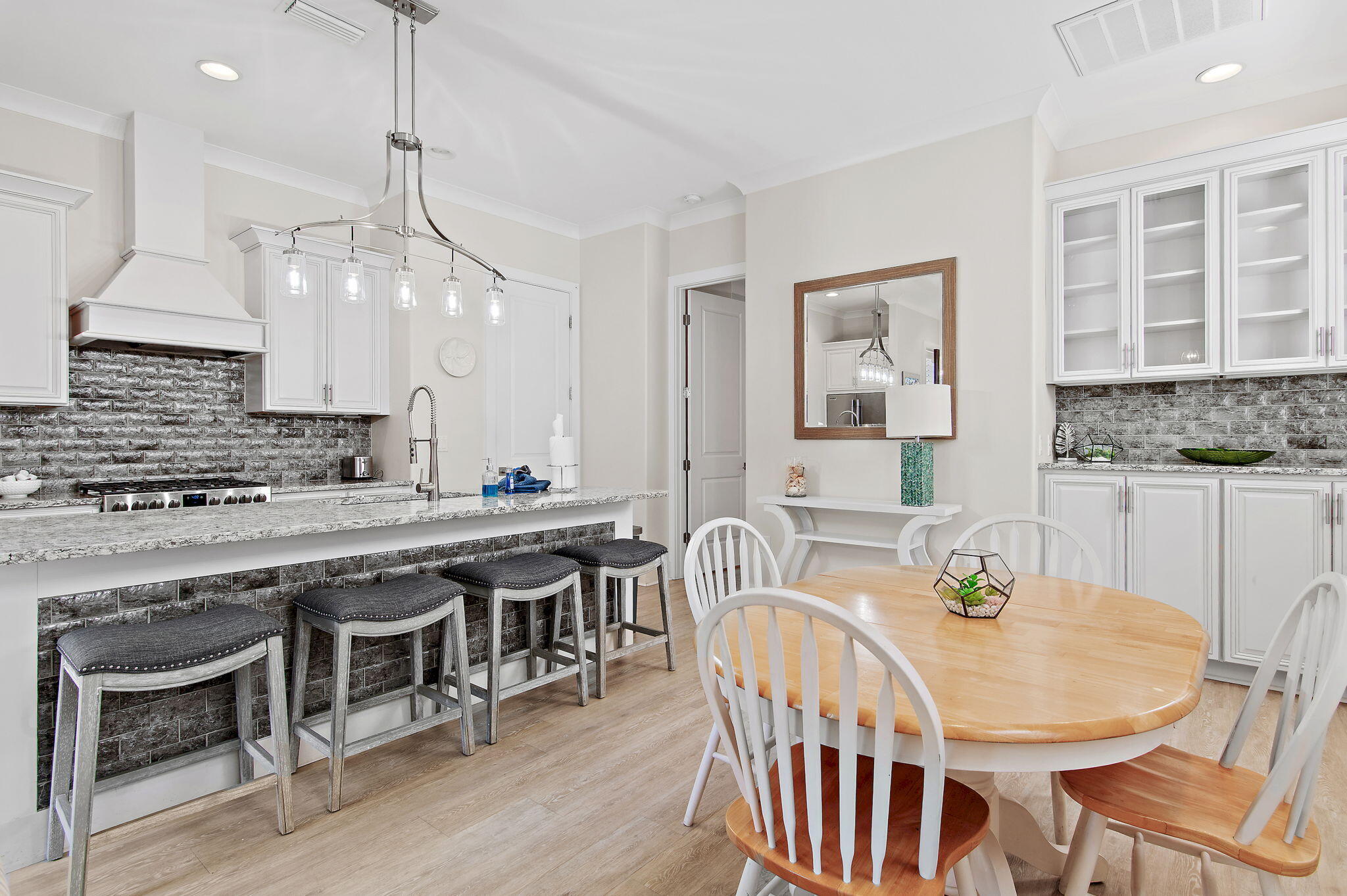 4702 Seastar Vista