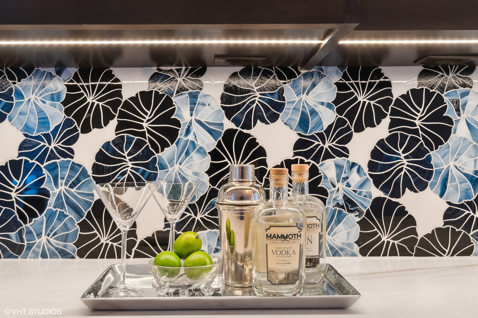 9 W Walton Street Unit: 2301