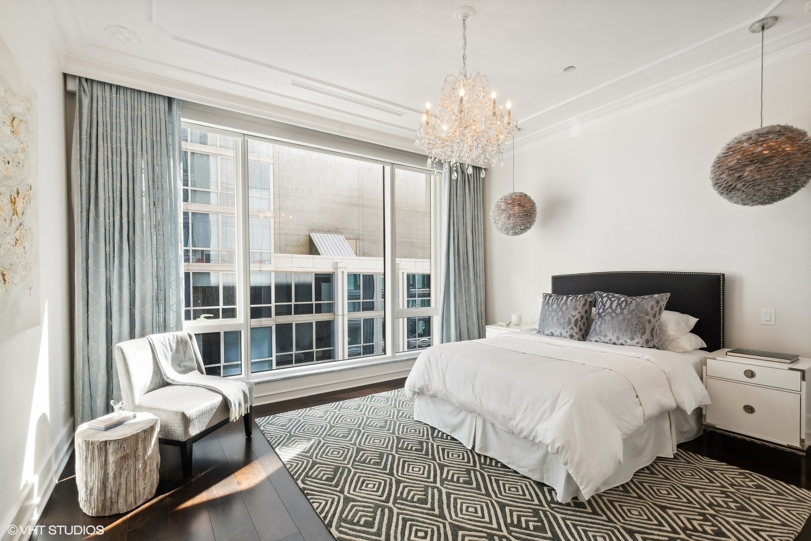 9 W Walton Street Unit: 2301