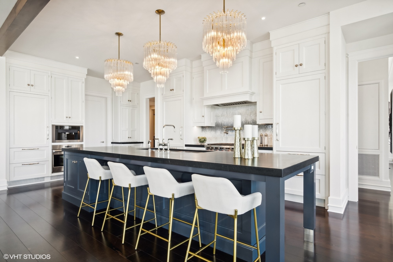 9 W Walton Street Unit: 2301