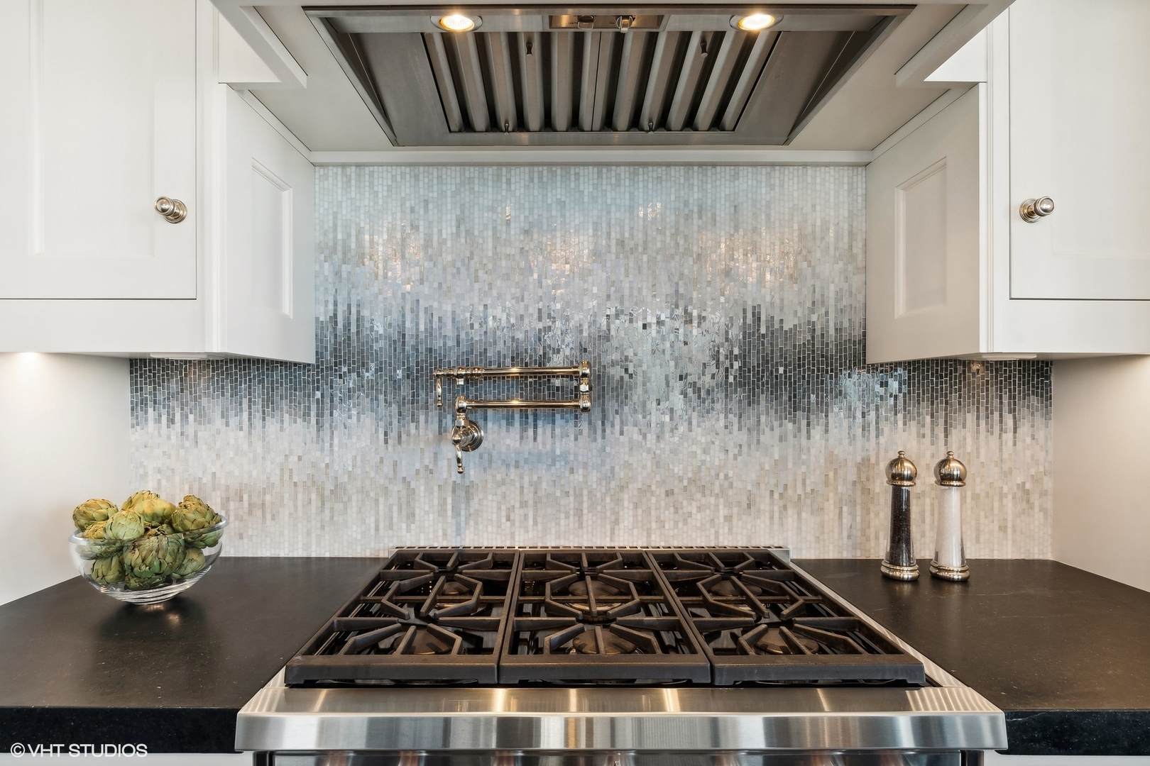 9 W Walton Street Unit: 2301