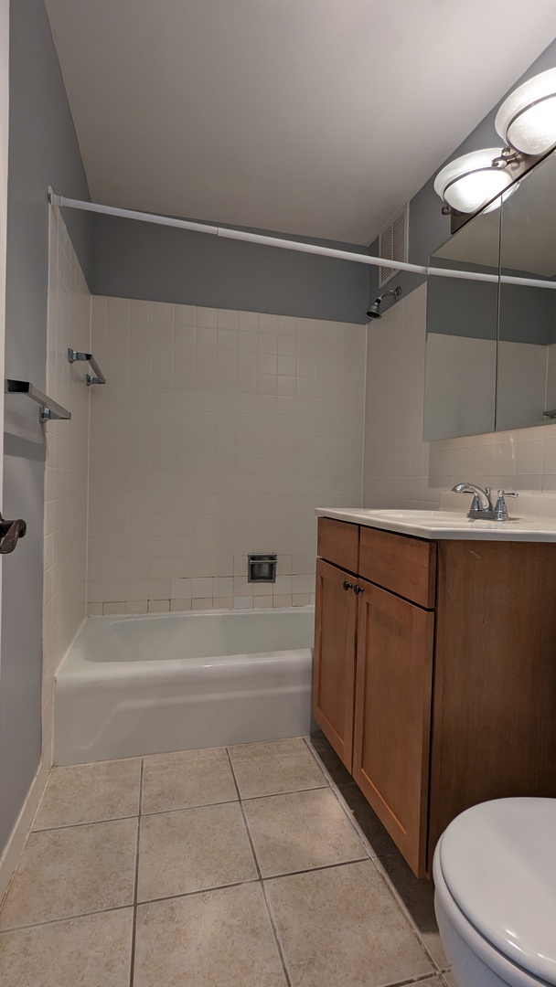 655 W IRVING PARK Road Unit: 4813