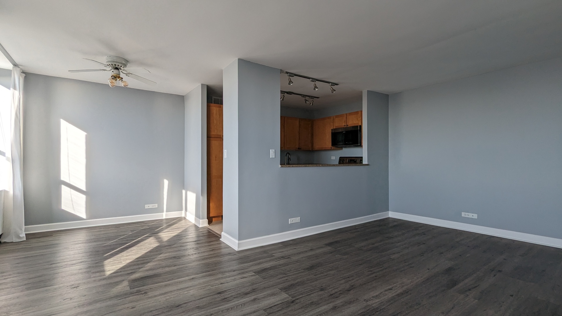 655 W IRVING PARK Road Unit: 4813