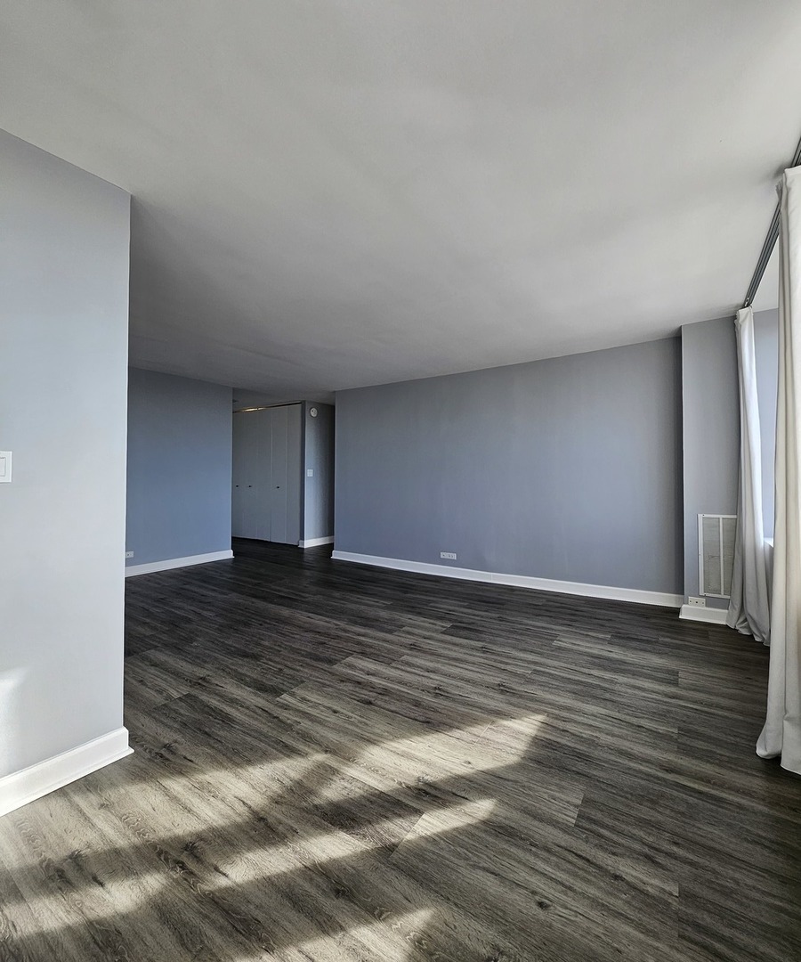 655 W IRVING PARK Road Unit: 4813