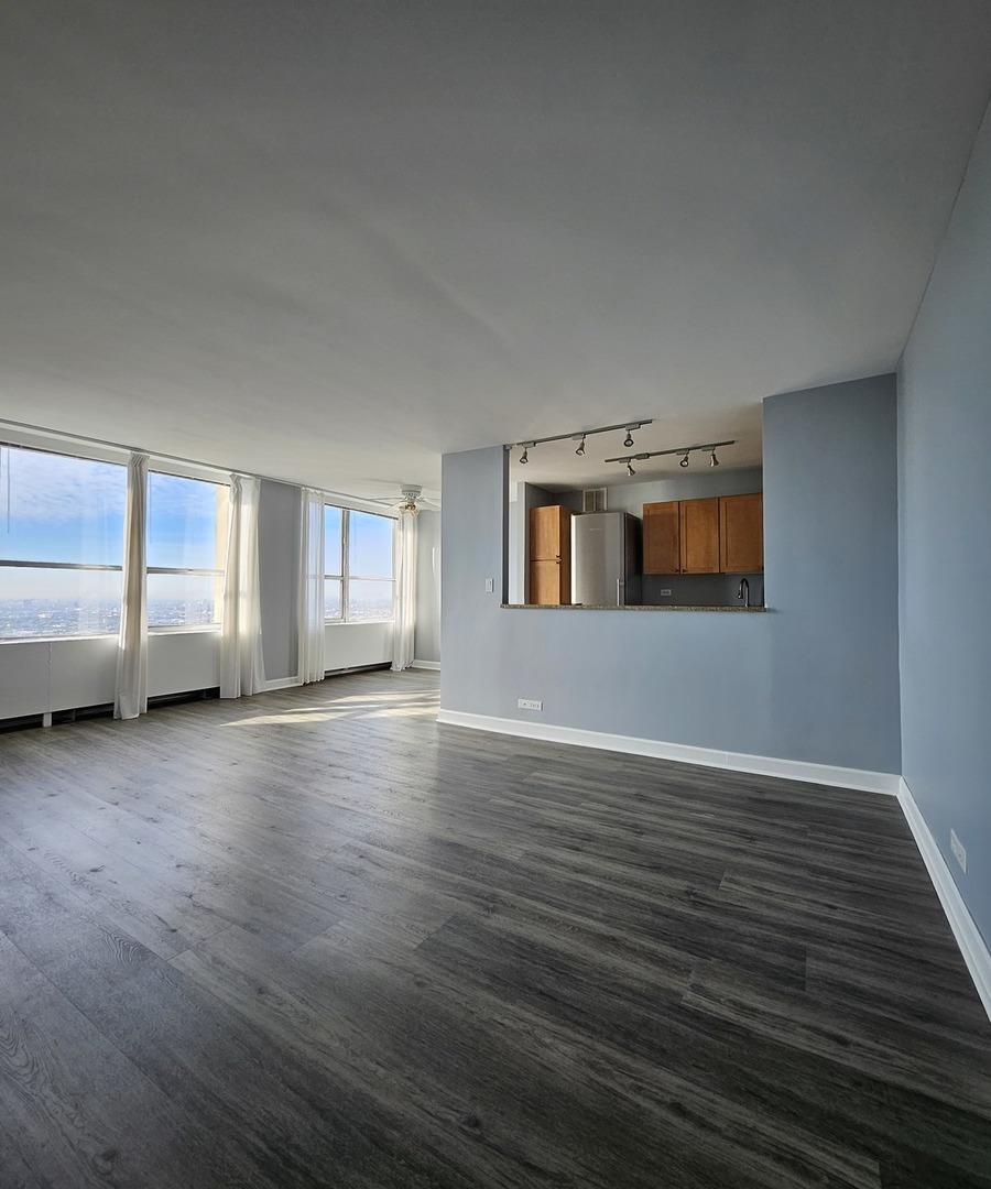 655 W IRVING PARK Road Unit: 4813