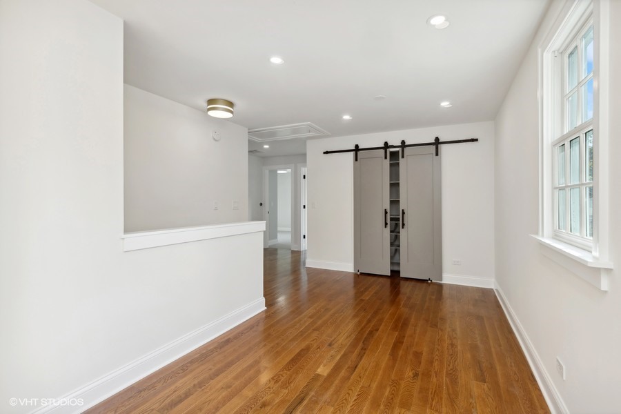 215 E Scranton Avenue