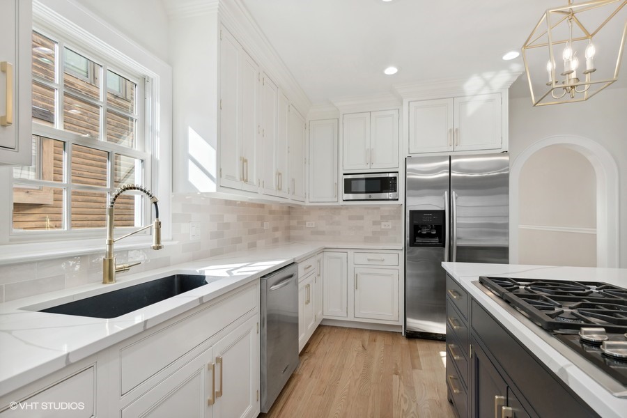 215 E Scranton Avenue