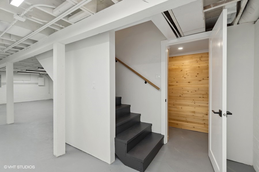 215 E Scranton Avenue