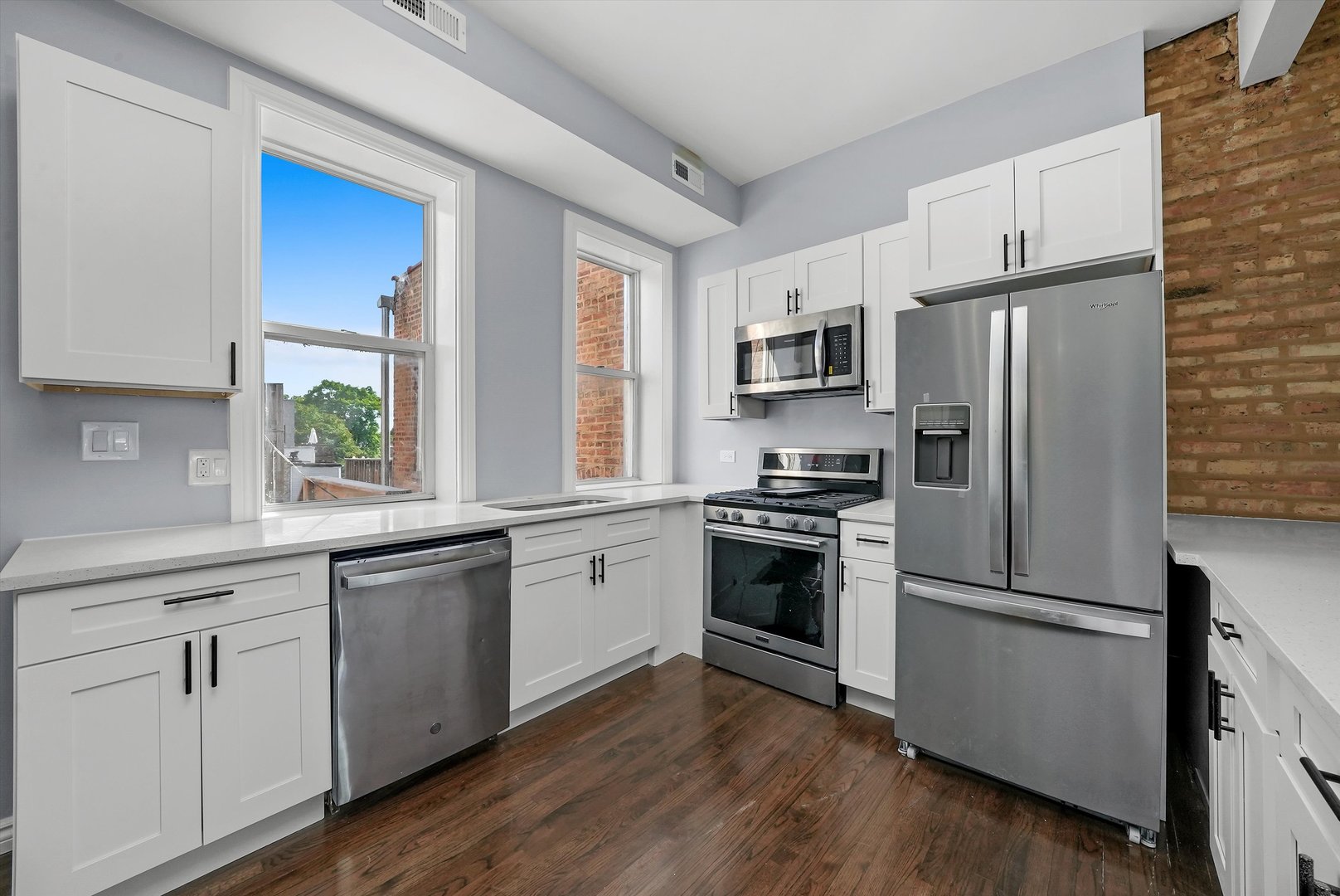2648 N Washtenaw Avenue Unit: 3