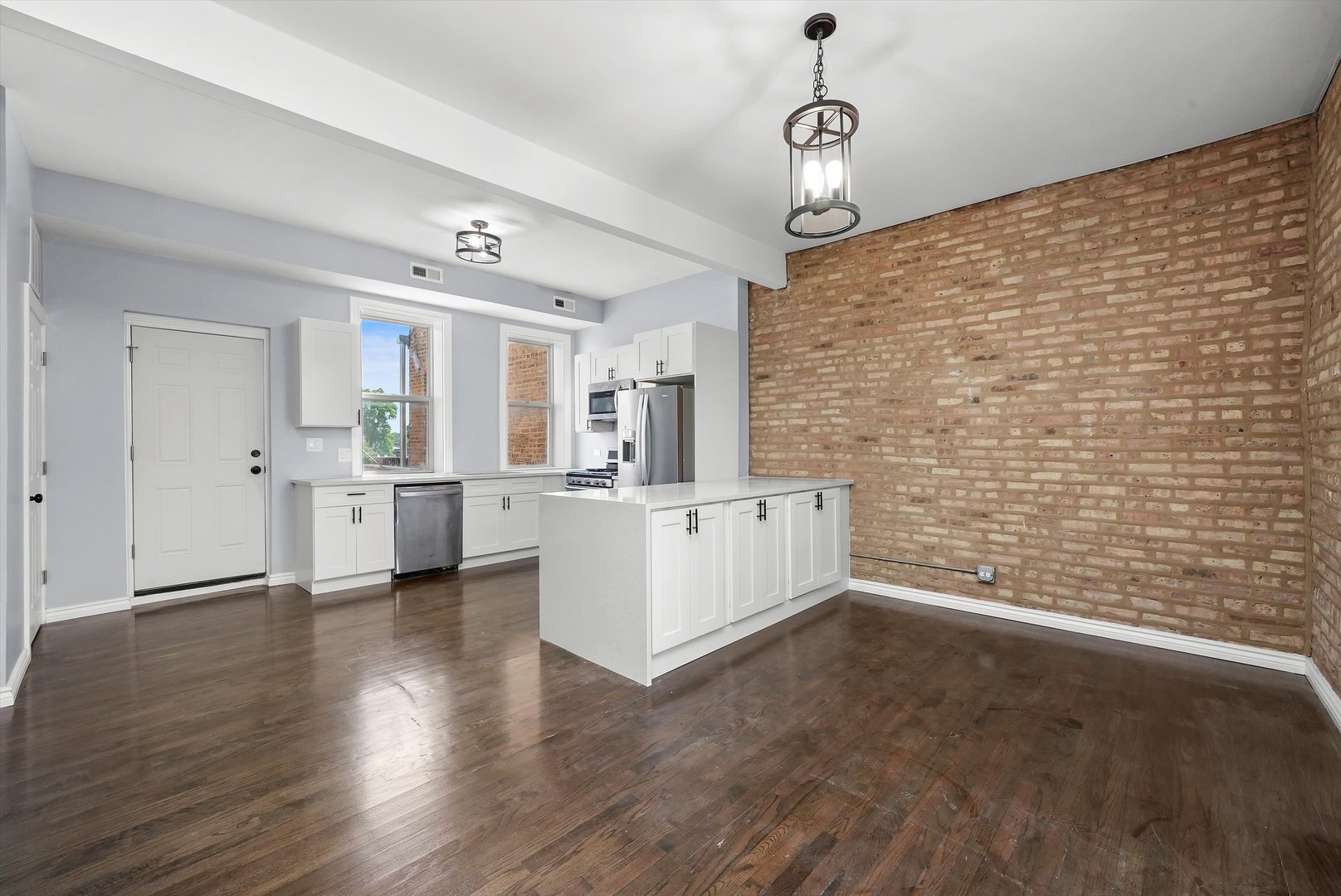 2648 N Washtenaw Avenue Unit: 3