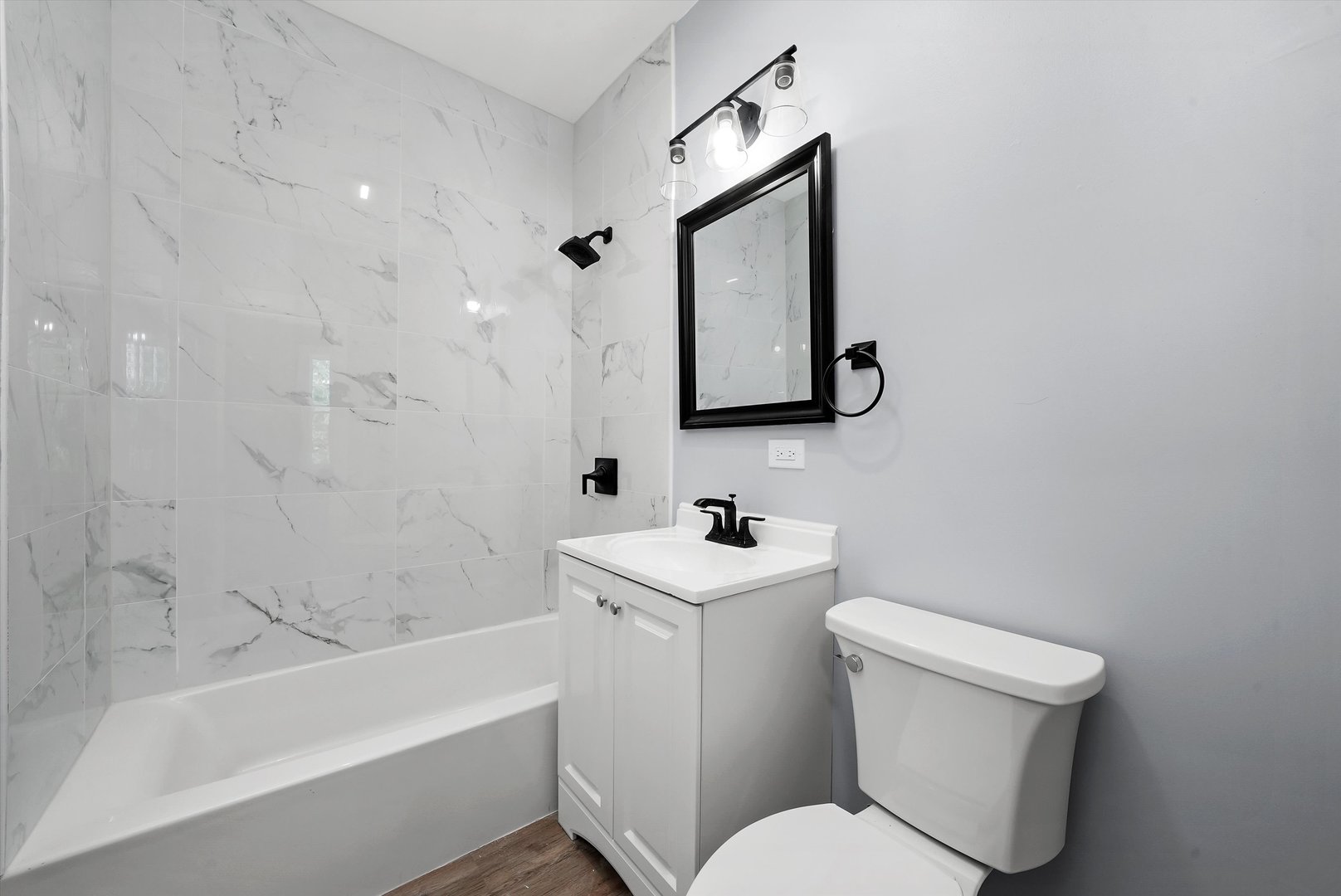 2648 N Washtenaw Avenue Unit: 3