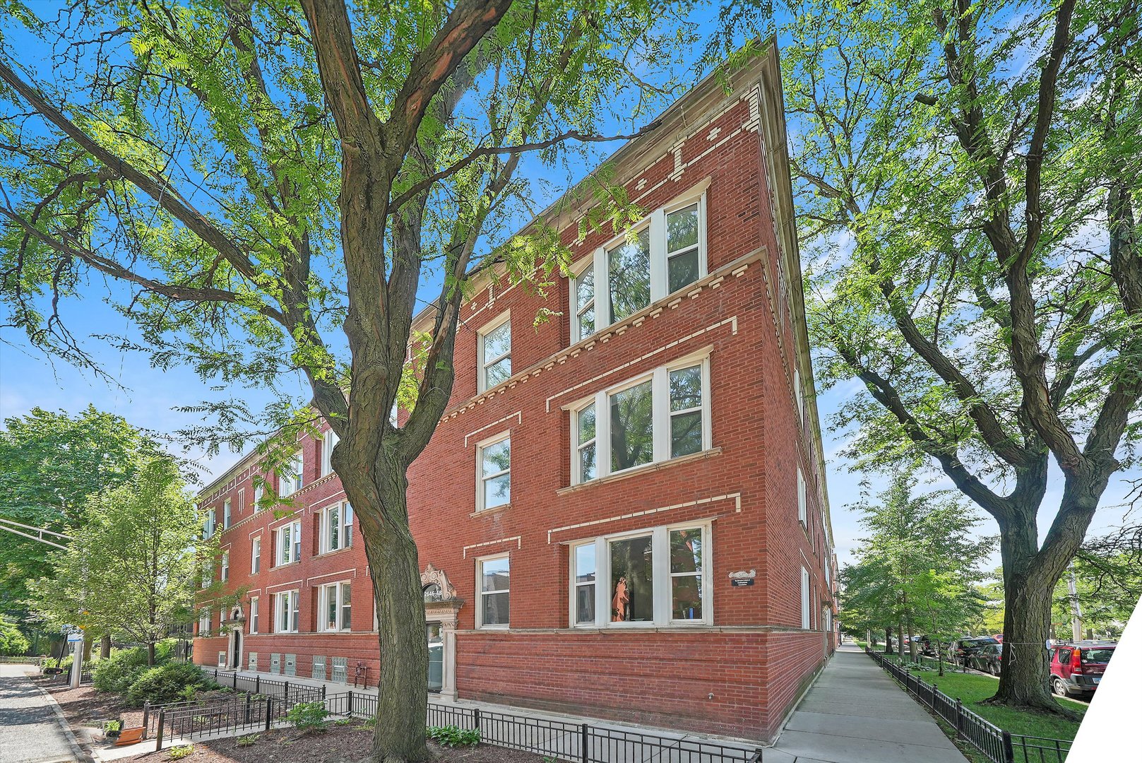 2648 N Washtenaw Avenue Unit: 3