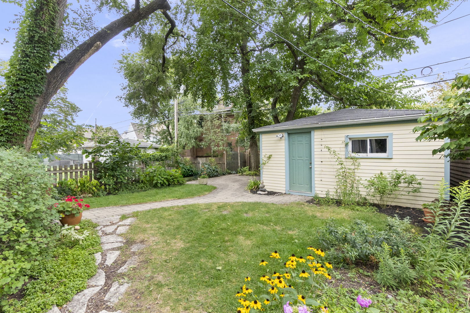 4319 N Greenview Avenue