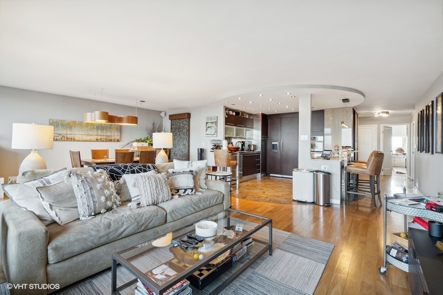 1920 N CLARK Street Unit: 7A