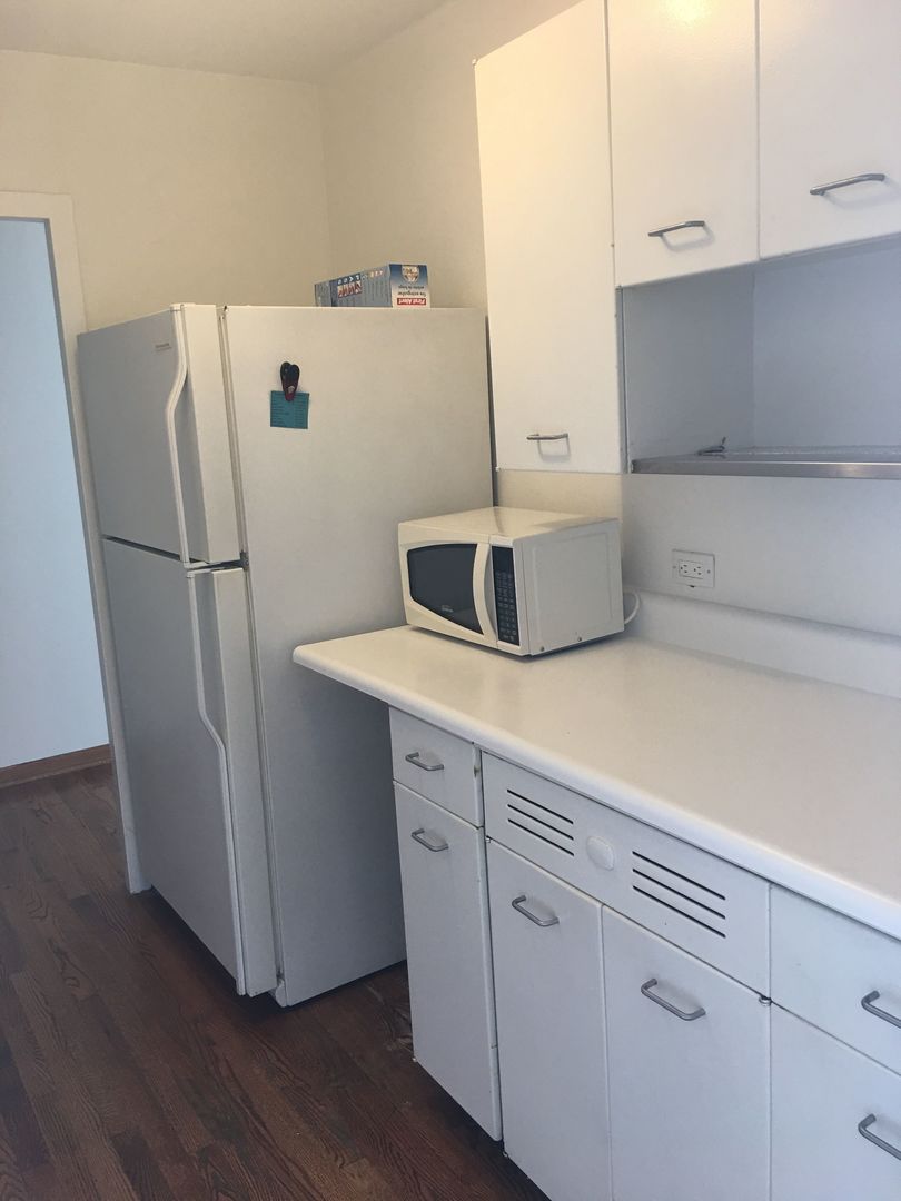 1460 N Sandburg Terrace Unit: 2801