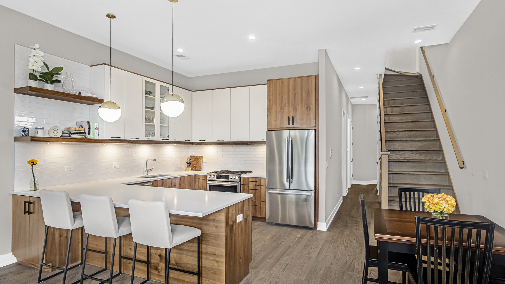 944 N Winchester Avenue Unit: 3