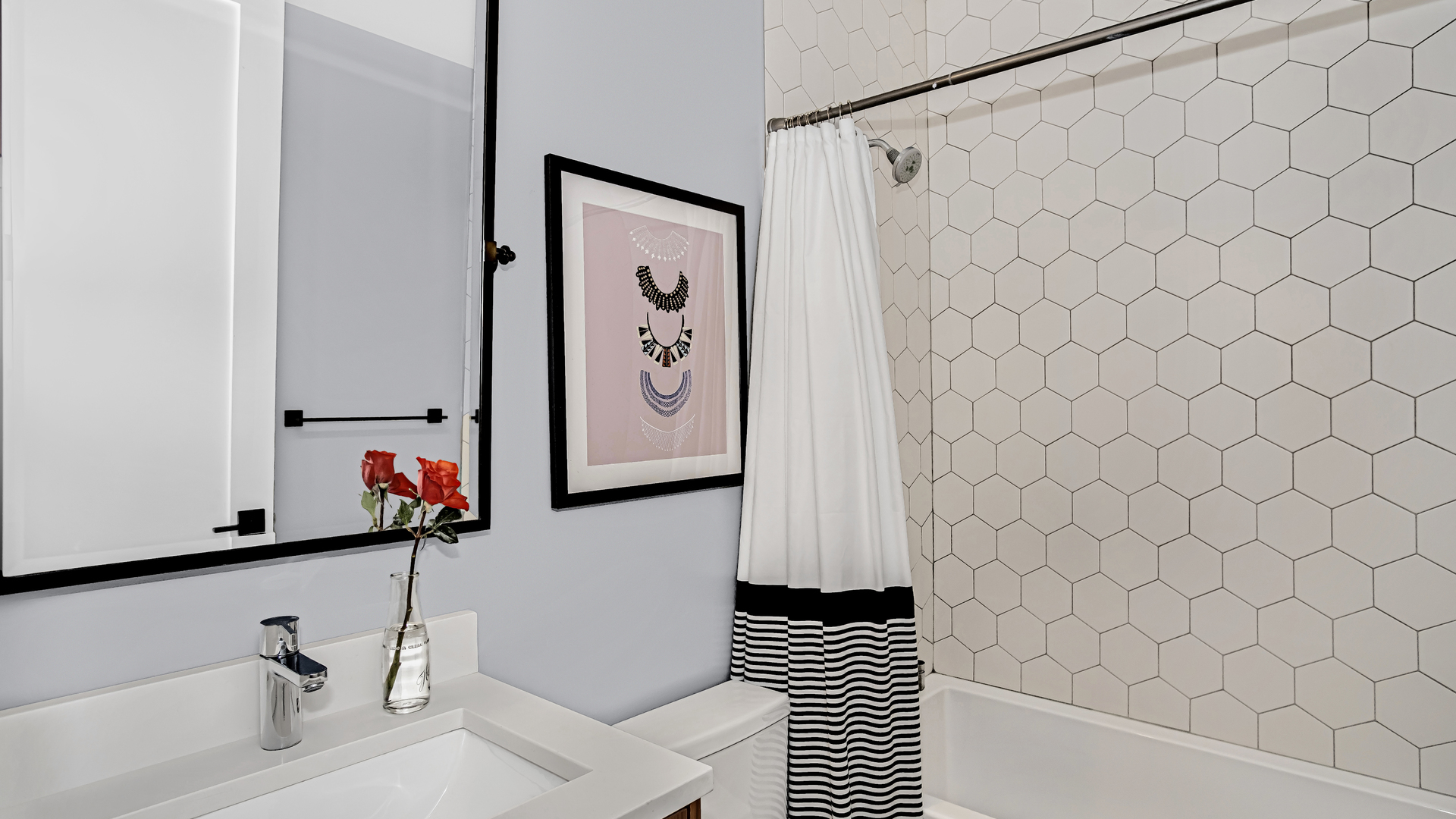 944 N Winchester Avenue Unit: 3