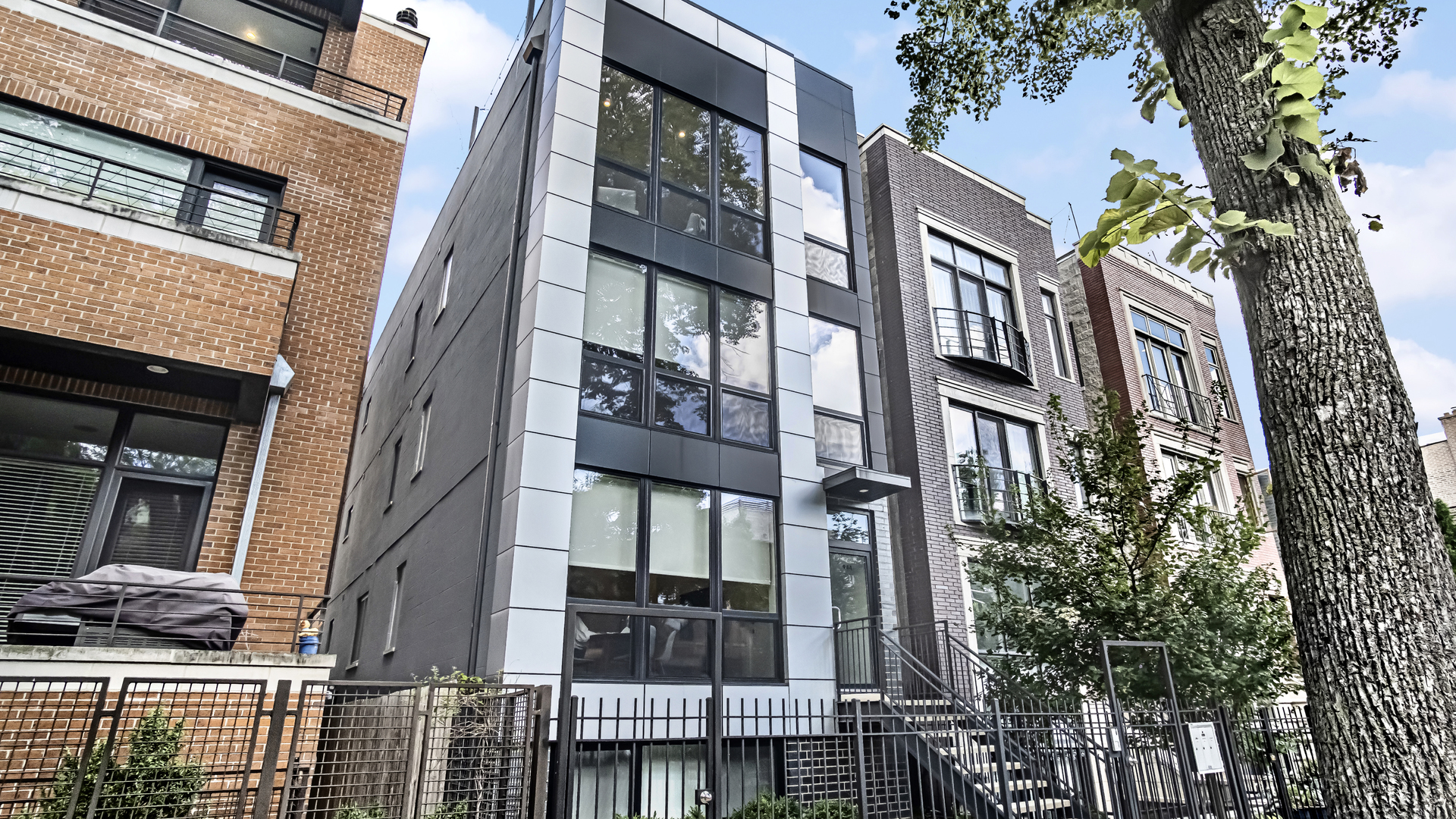 944 N Winchester Avenue Unit: 3