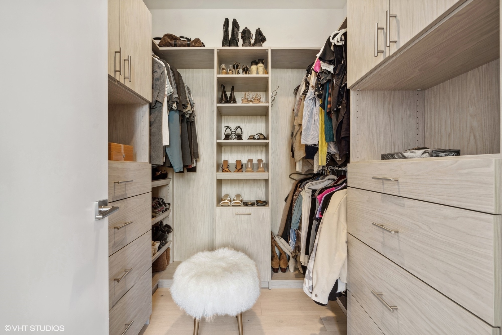 360 W Erie Street Unit: 4B