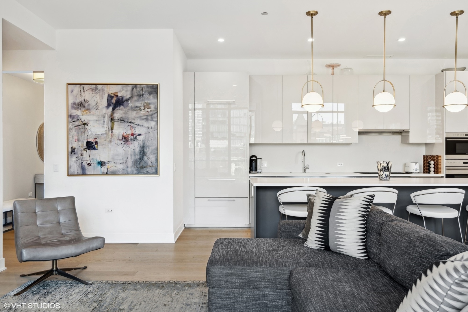 360 W Erie Street Unit: 4B