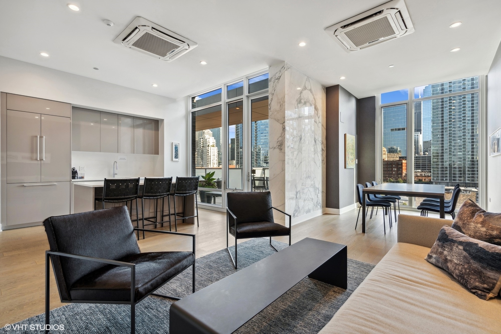 360 W Erie Street Unit: 4B