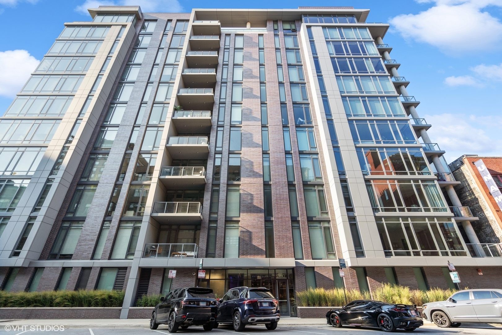 360 W Erie Street Unit: 4B