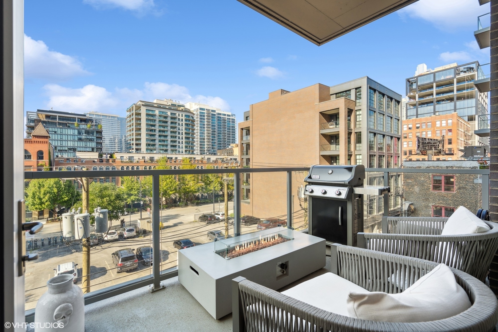 360 W Erie Street Unit: 4B