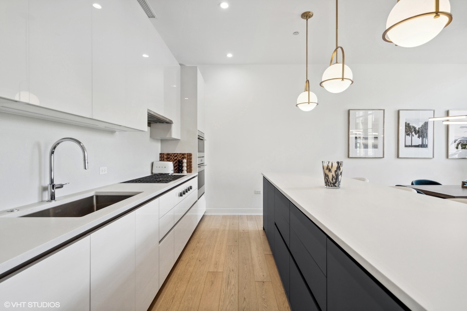 360 W Erie Street Unit: 4B