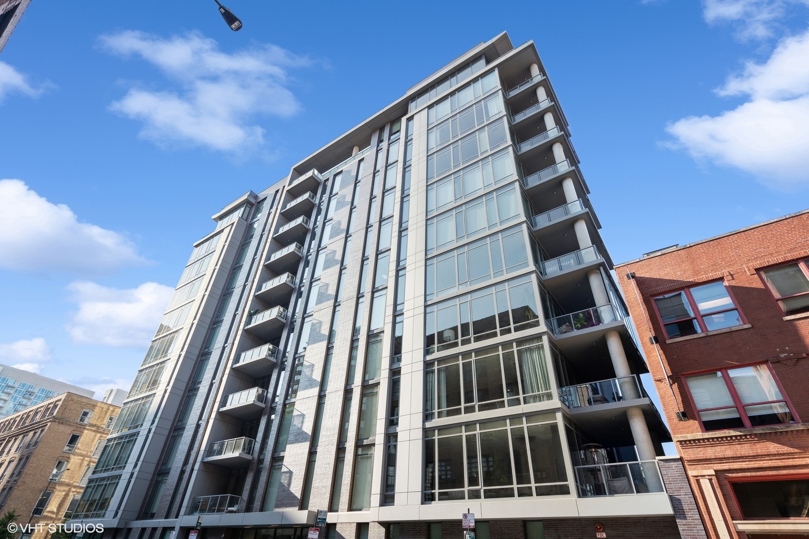 360 W Erie Street Unit: 4B