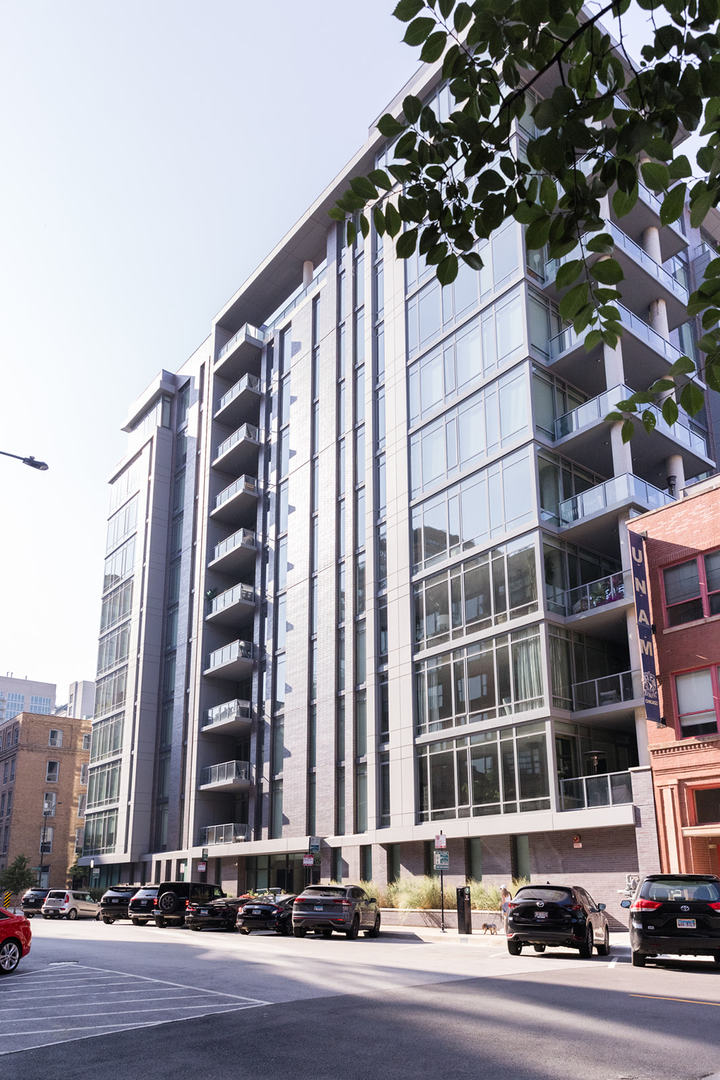 360 W Erie Street Unit: 4B