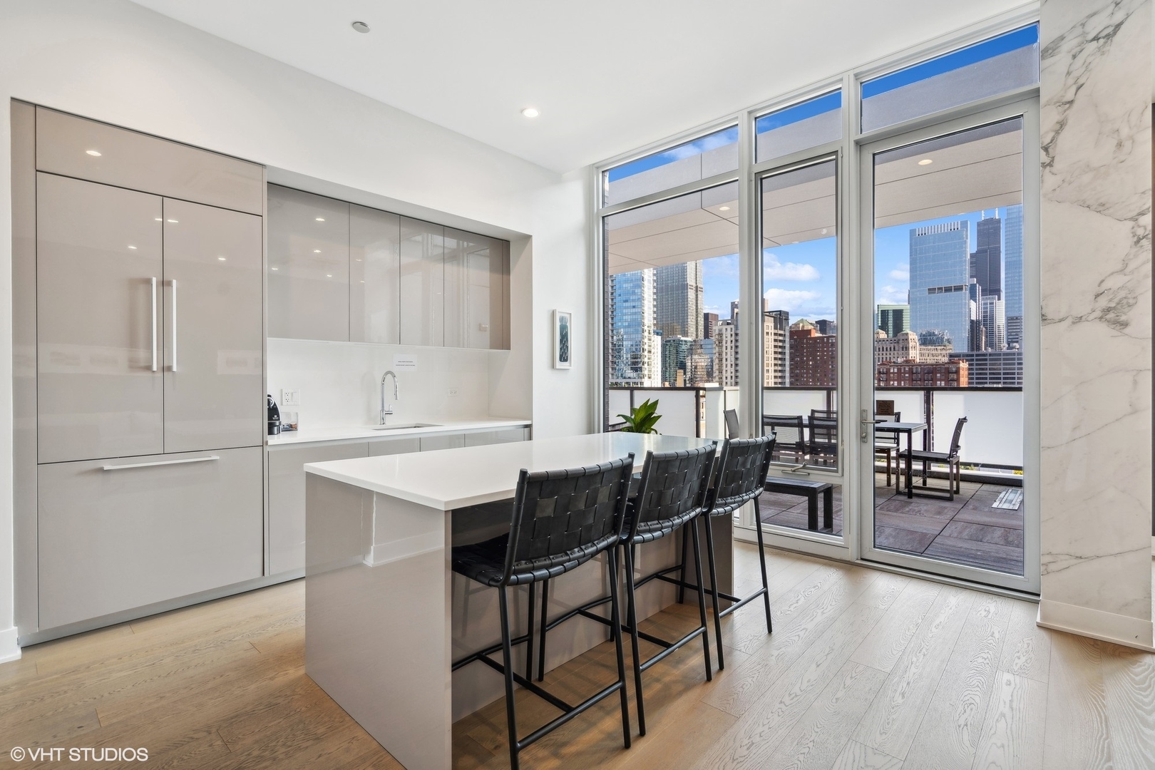 360 W Erie Street Unit: 4B
