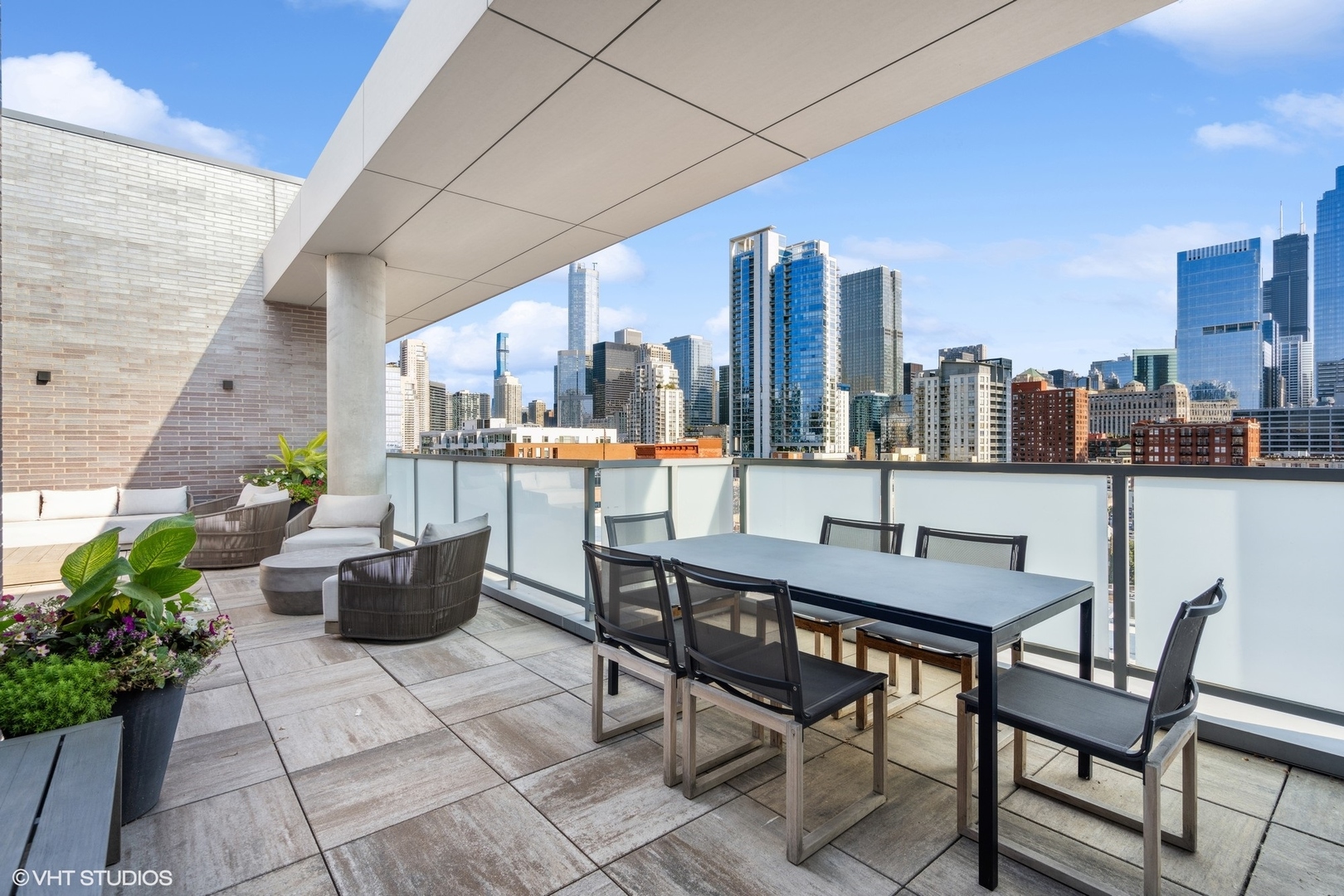 360 W Erie Street Unit: 4B