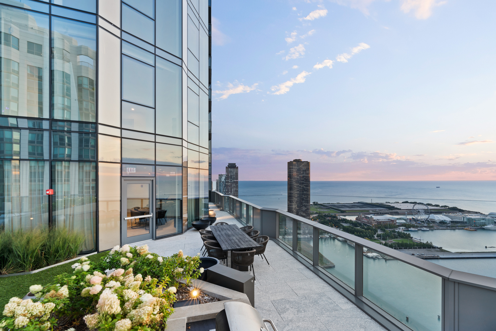 211 N Harbor Drive Unit: 2805