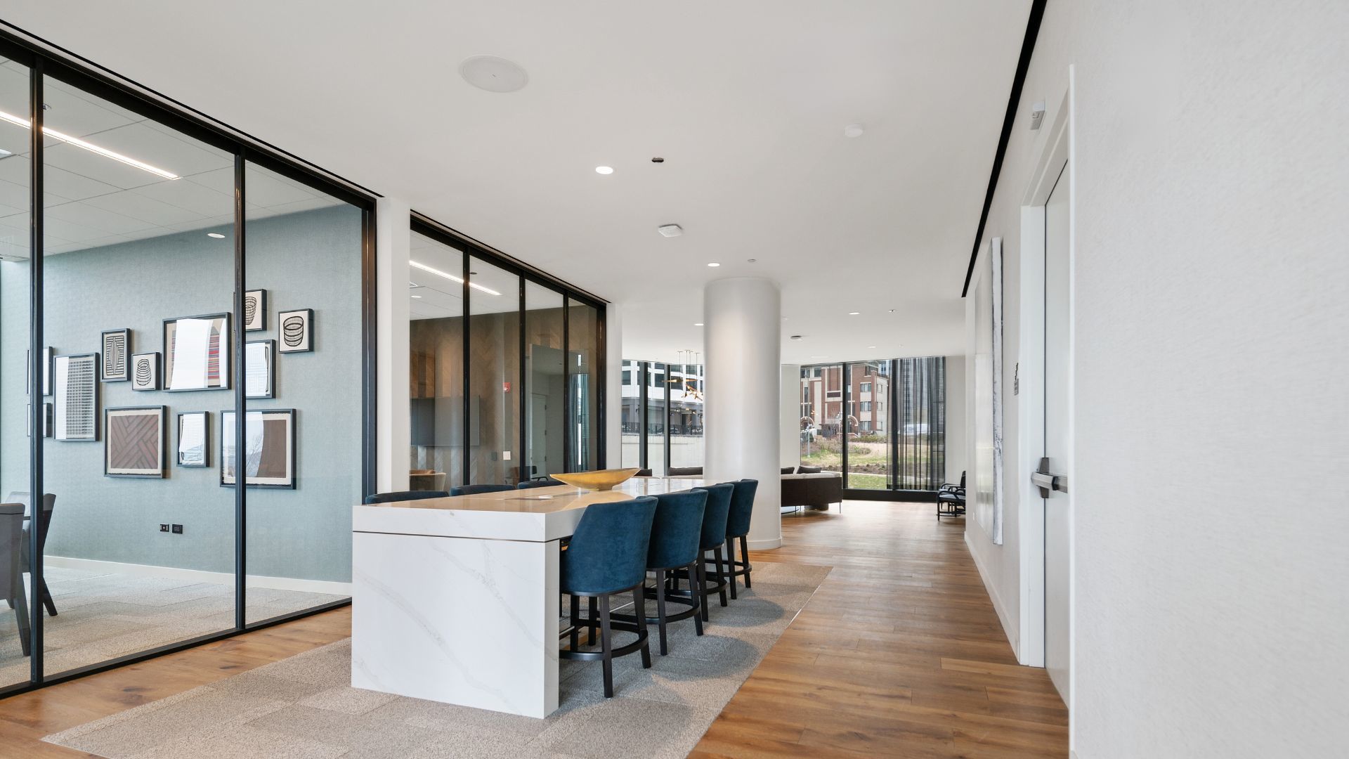 211 N Harbor Drive Unit: 2805