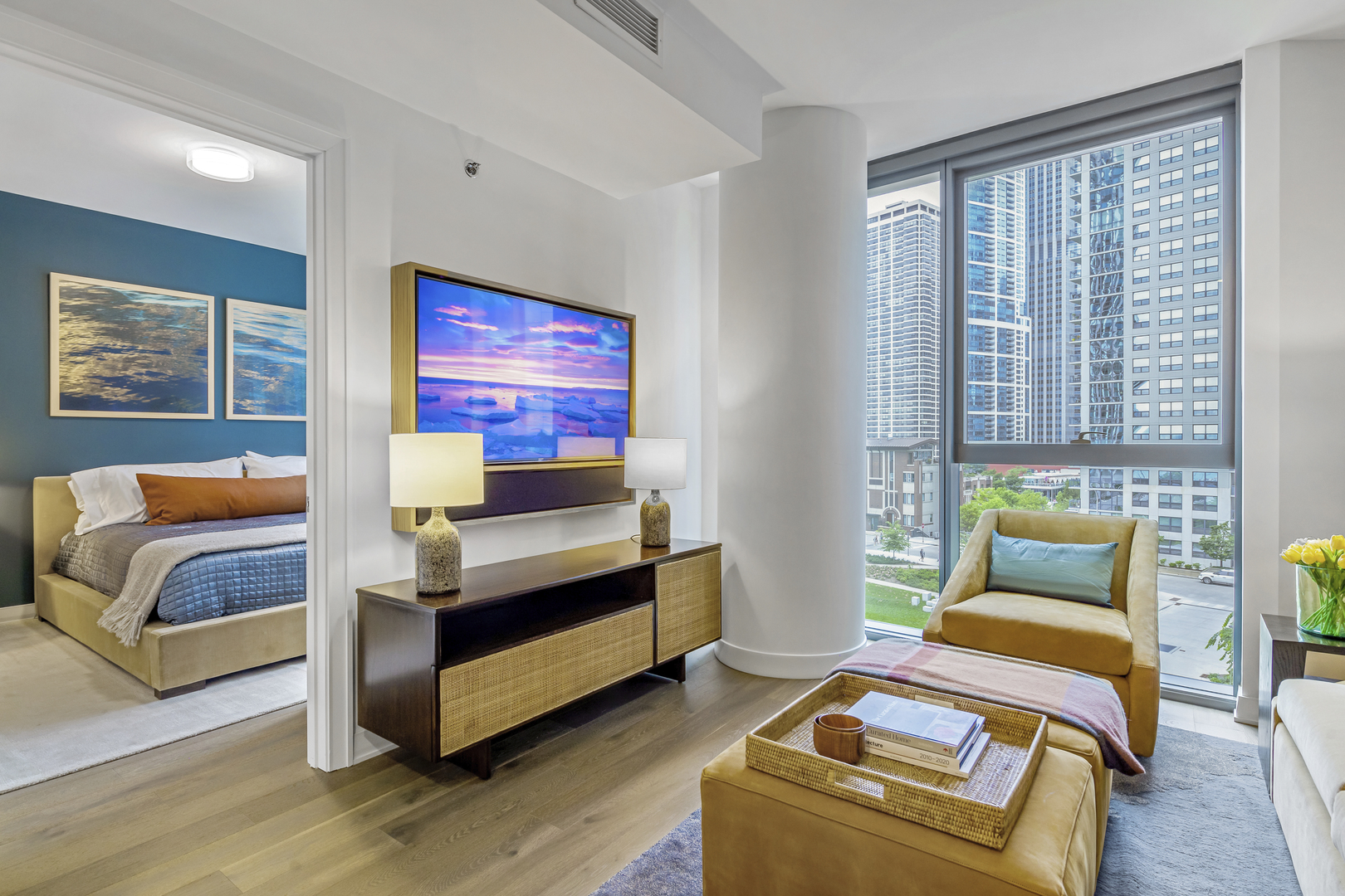 211 N Harbor Drive Unit: 2805