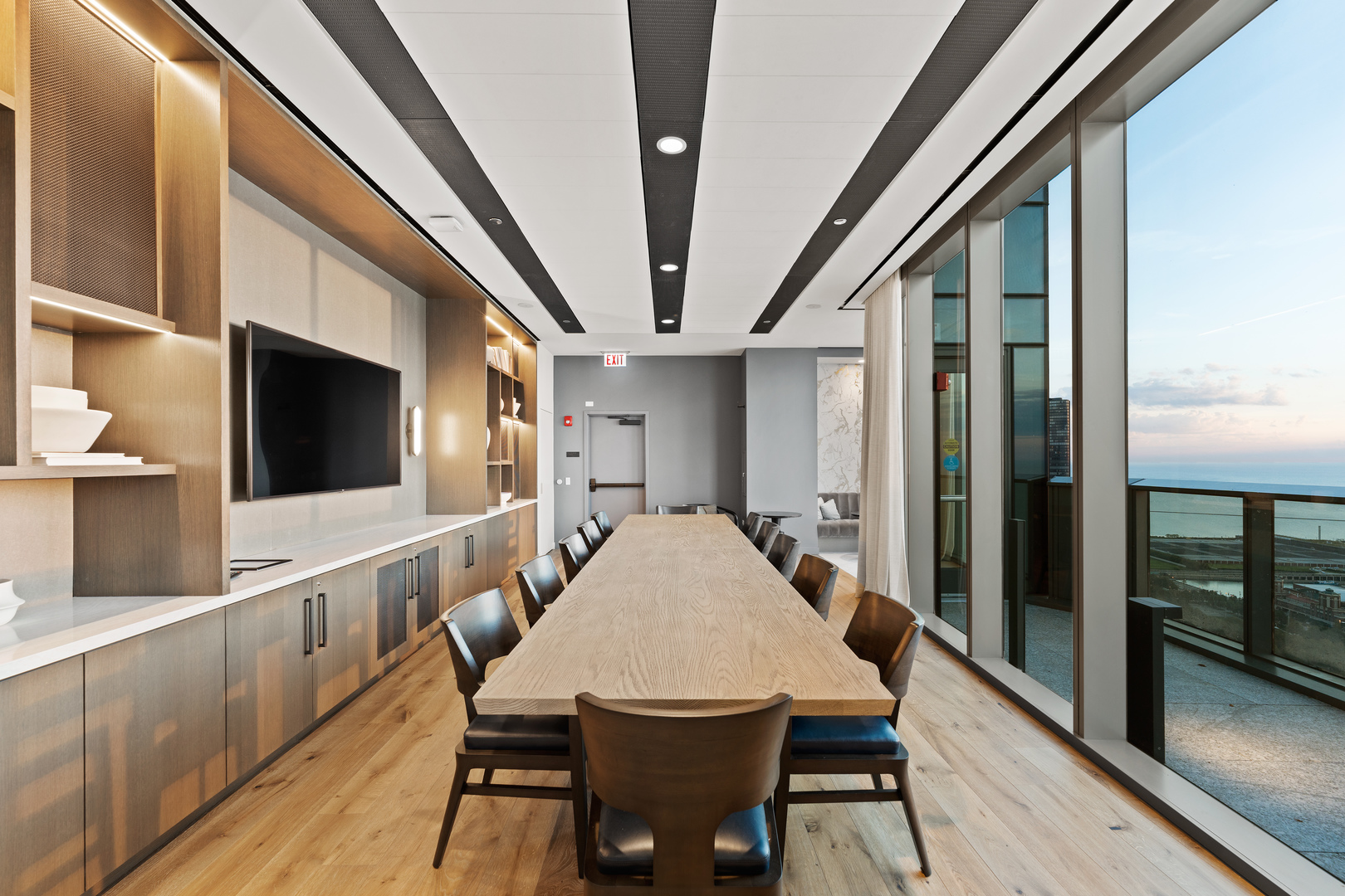 211 N Harbor Drive Unit: 2805