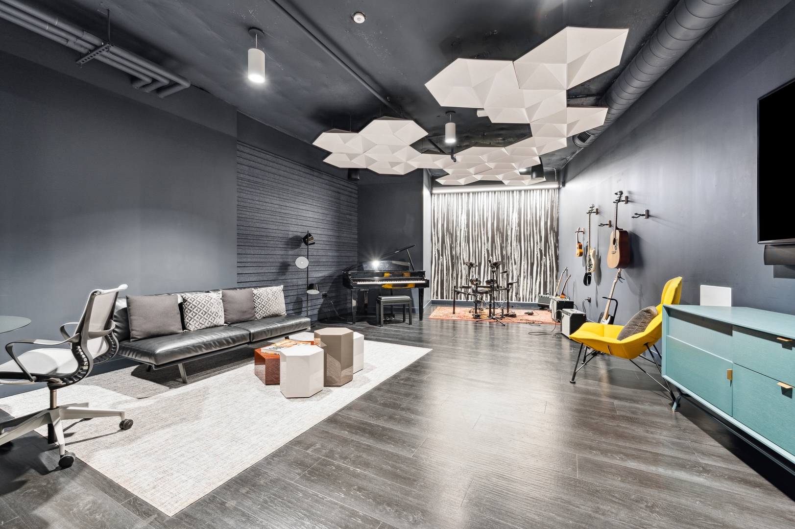 211 N Harbor Drive Unit: 2805