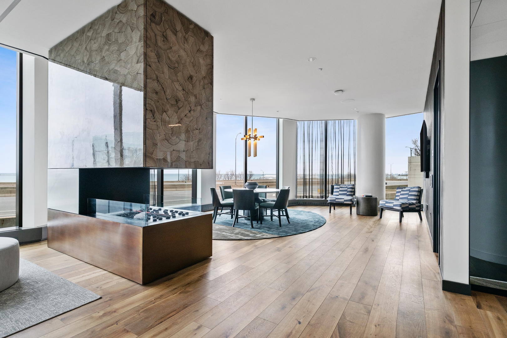 211 N Harbor Drive Unit: 2805