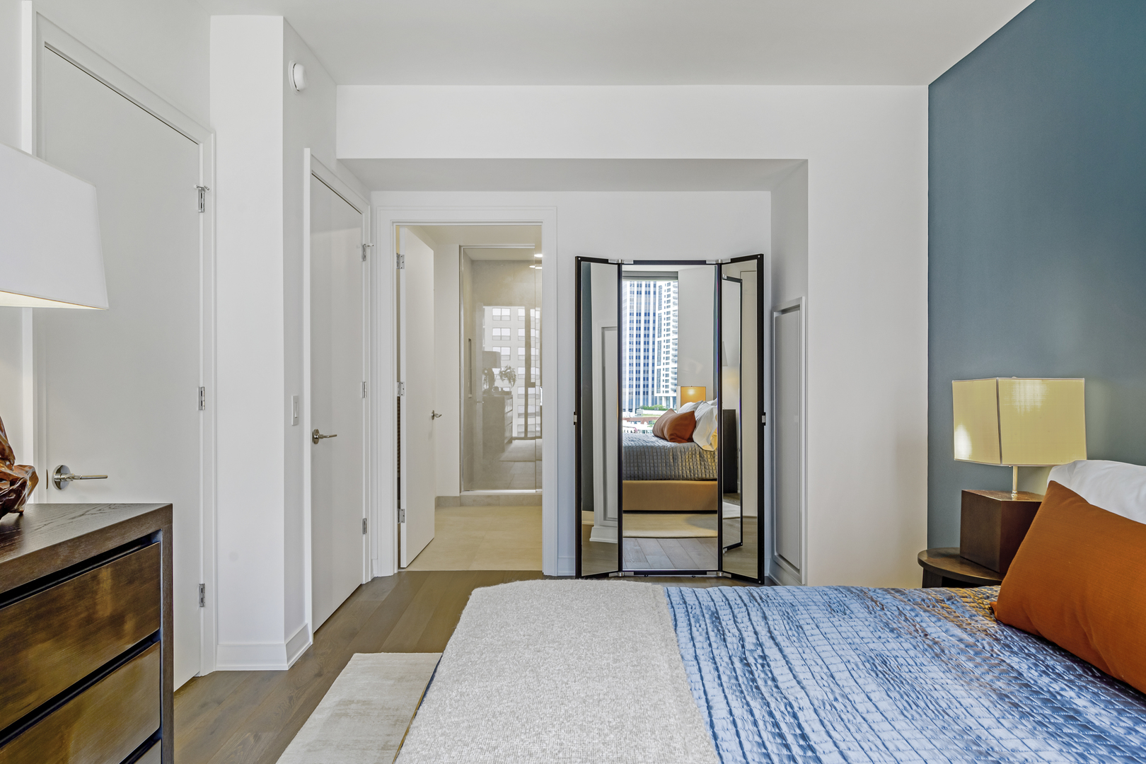 211 N Harbor Drive Unit: 2805