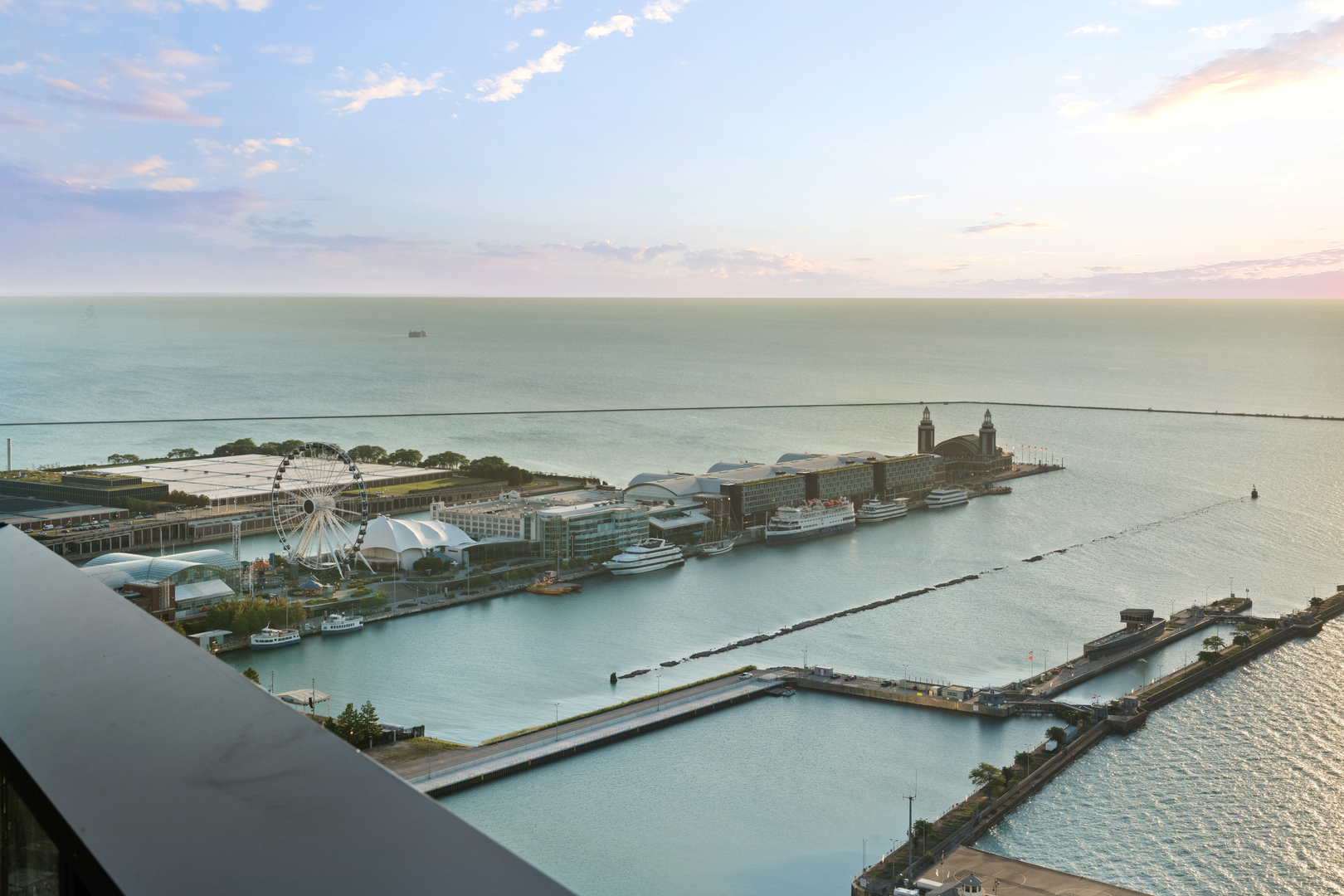 211 N Harbor Drive Unit: 2805