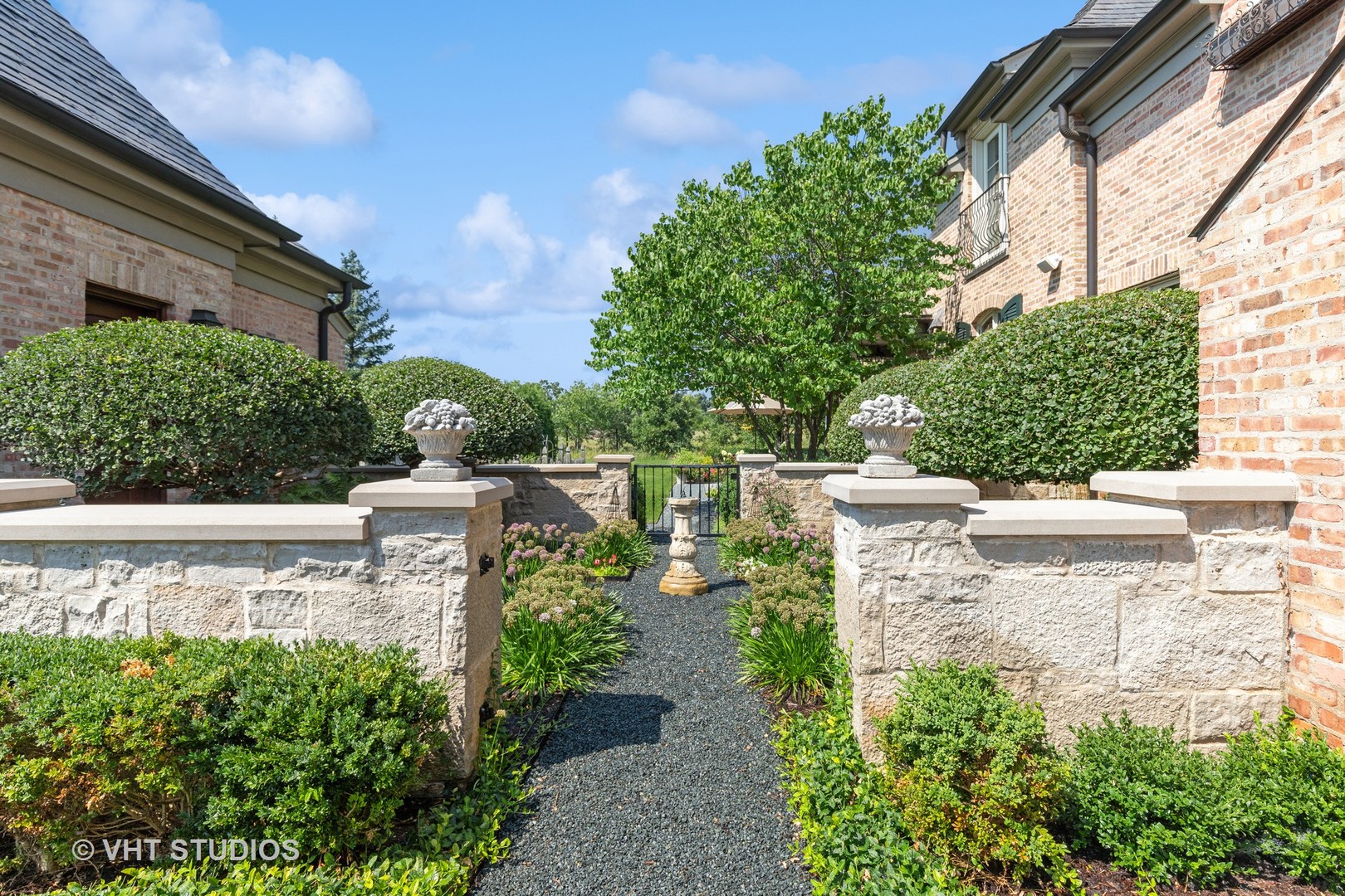 1270 W Whitmore Court