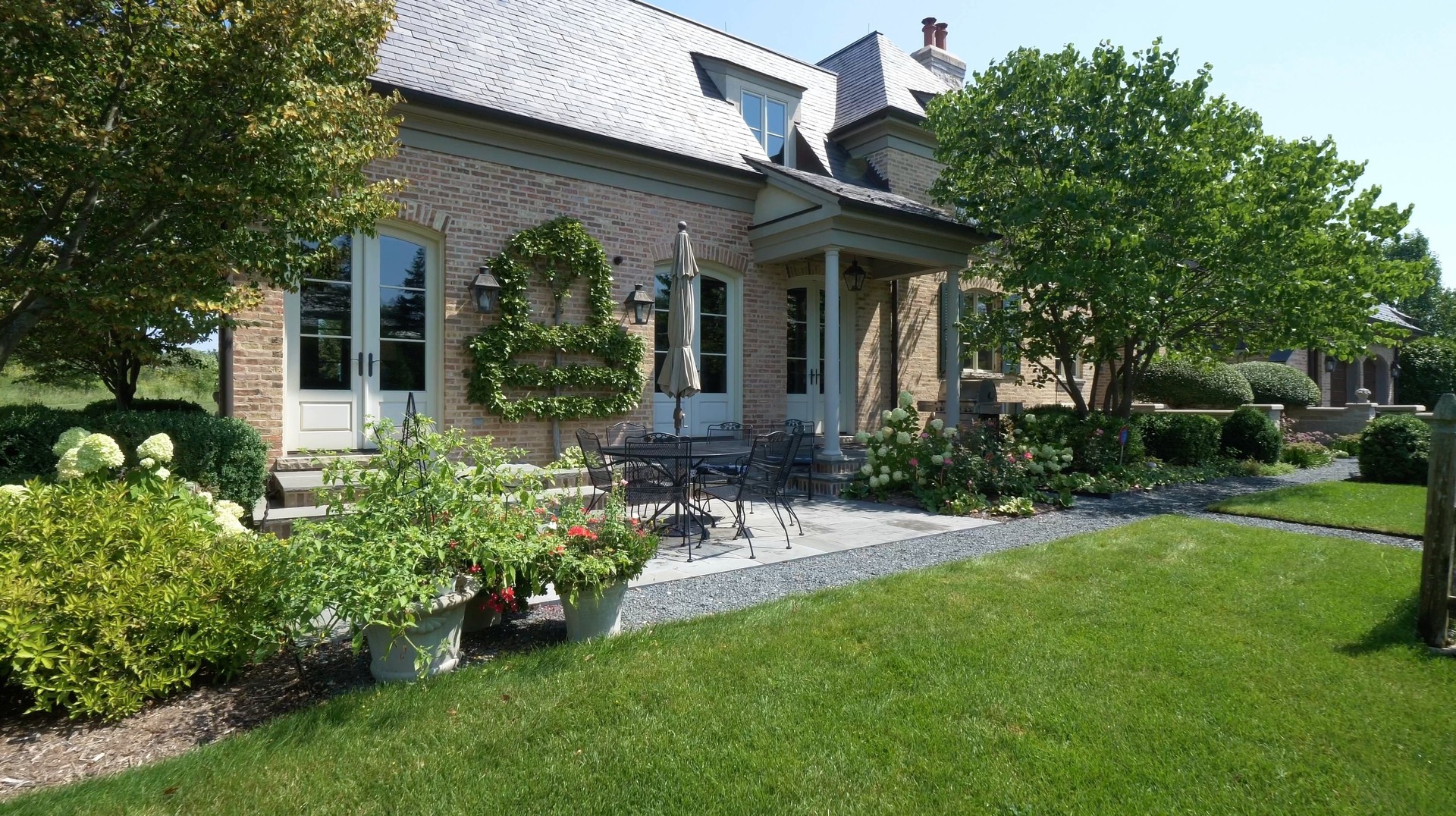 1270 W Whitmore Court