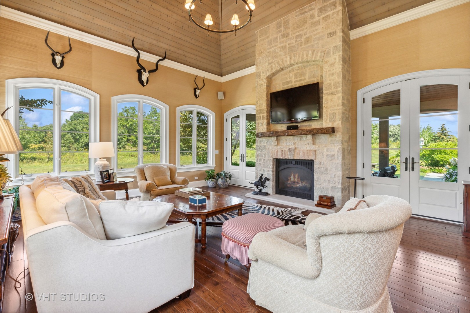 1270 W Whitmore Court