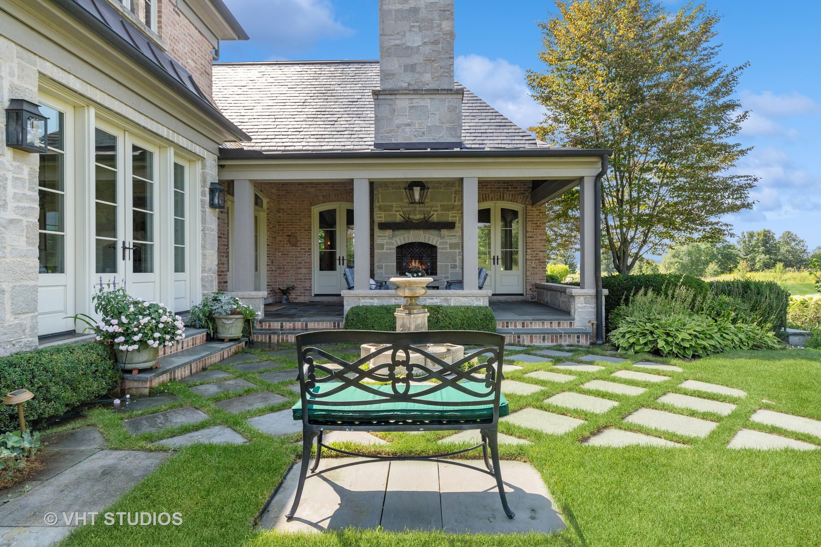 1270 W Whitmore Court