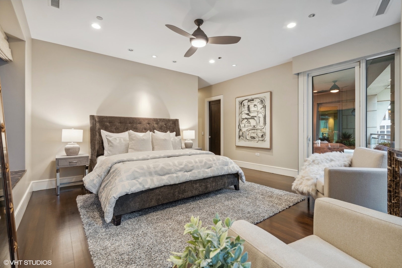 50 E Chestnut Street Unit: 501