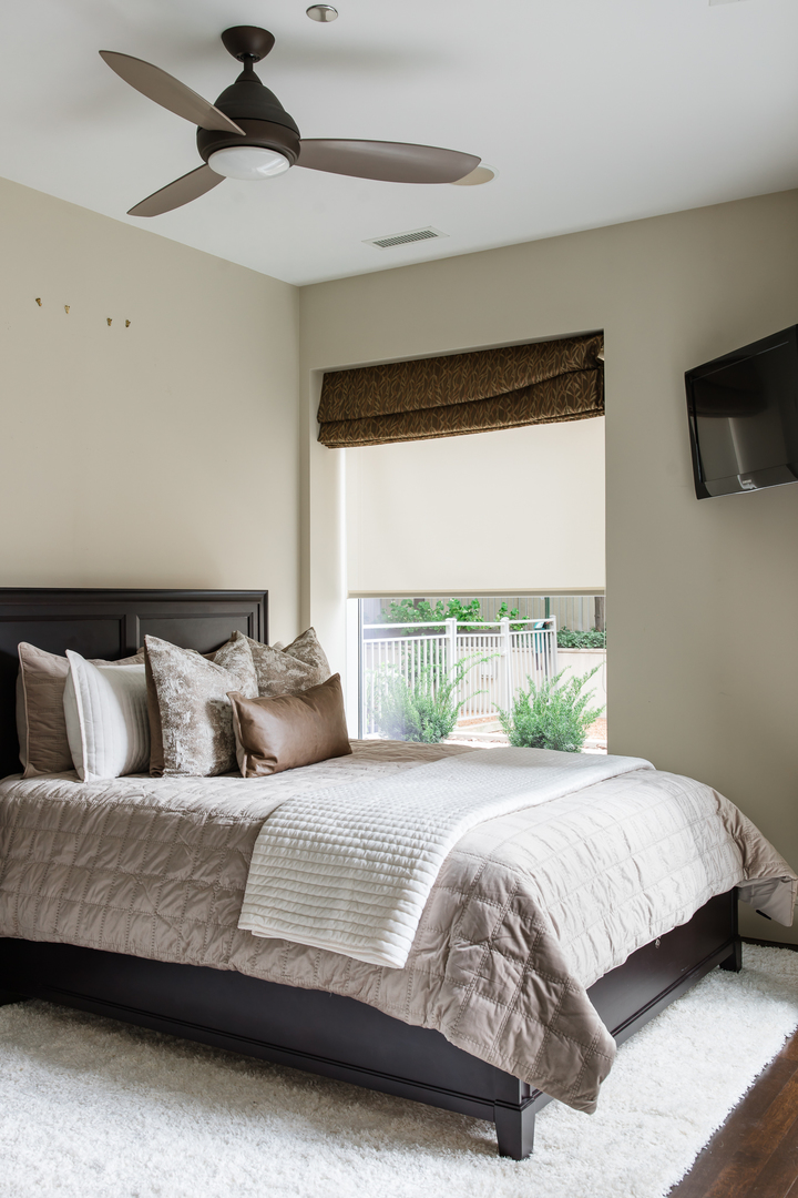 50 E Chestnut Street Unit: 501