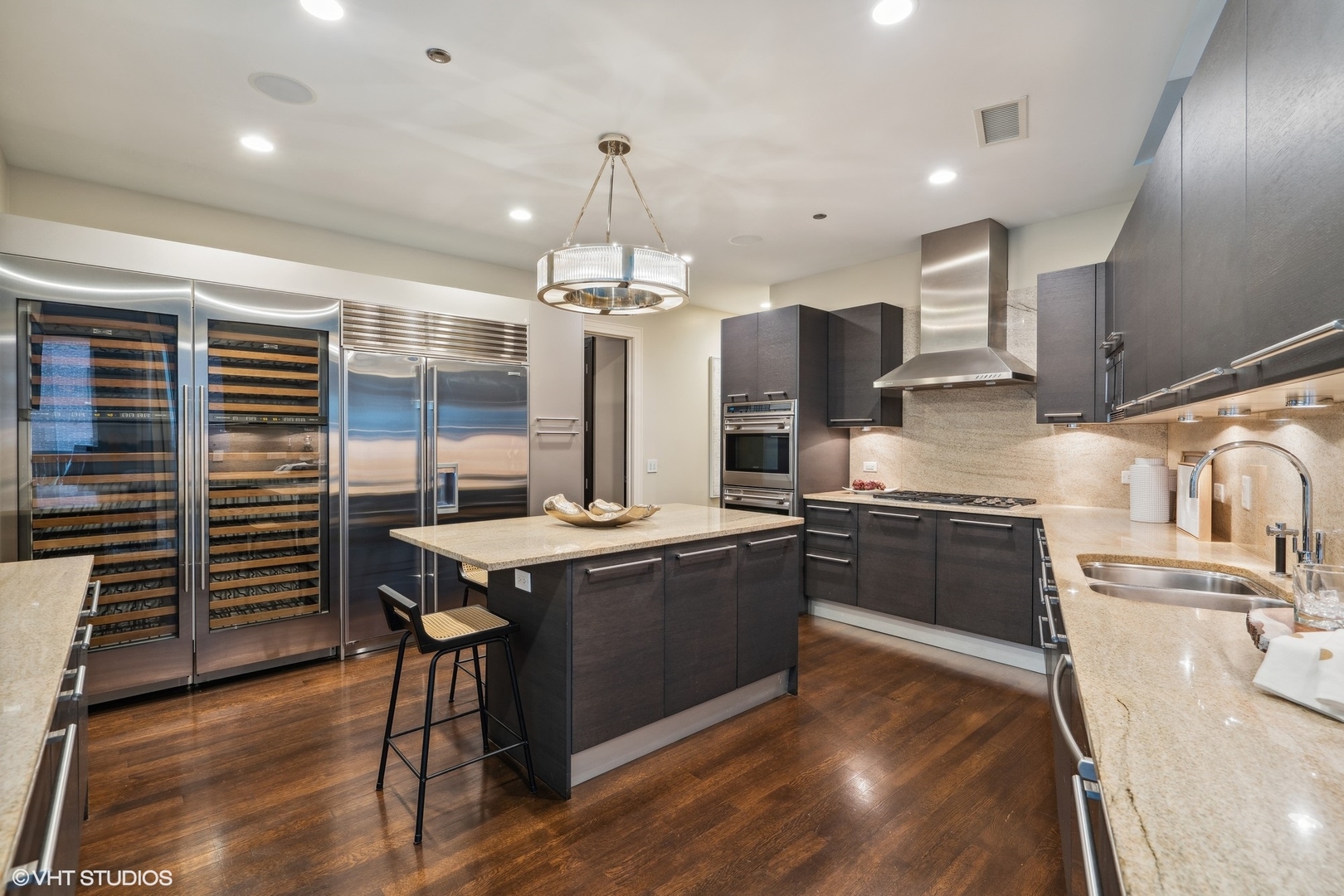 50 E Chestnut Street Unit: 501