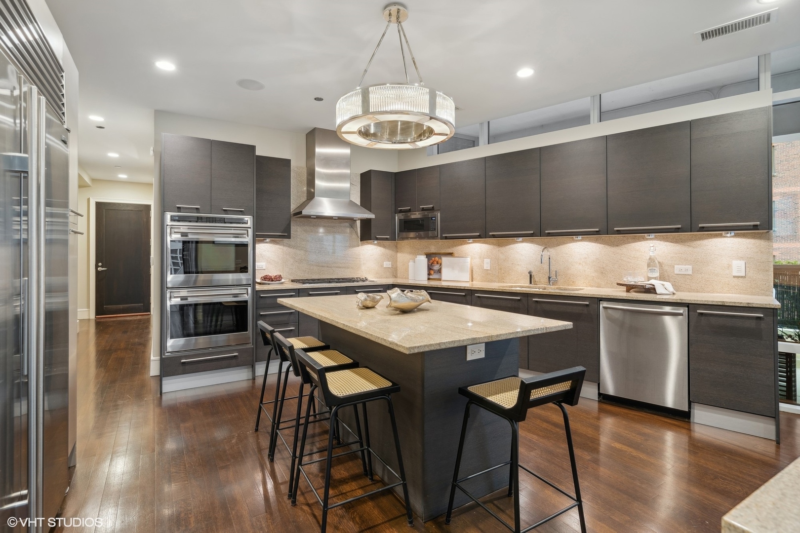 50 E Chestnut Street Unit: 501